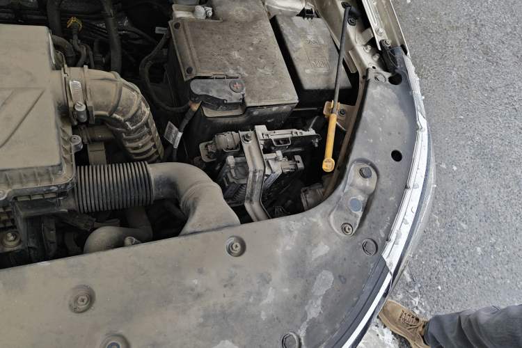 Used Geely Auto Vision X3 2020 1.5L CVT Luxury Model Engine Bay Left