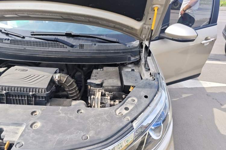 Used Geely Auto Vision X3 2020 1.5L CVT Luxury Model Engine Bay Left