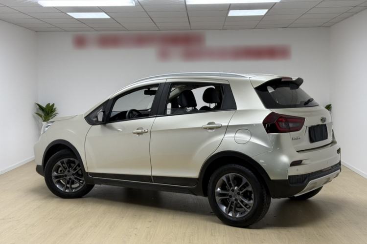 Used Geely Auto Vision X3 2020 1.5L CVT Elite Edition Exterior 1