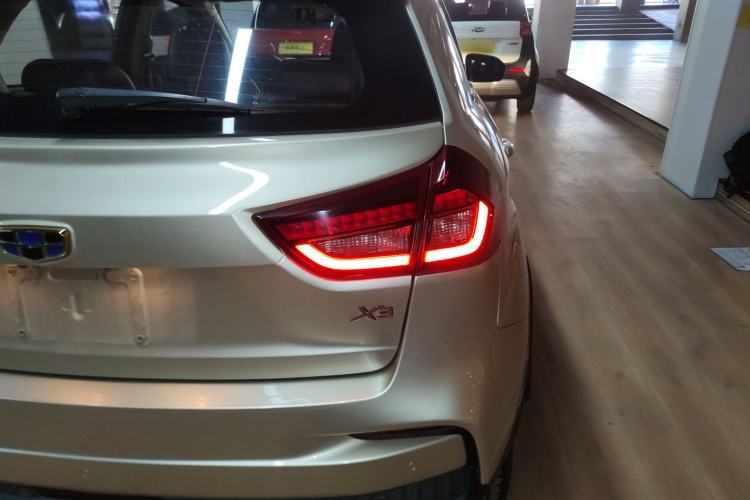 Used Geely Auto Vision X3 2020 1.5L CVT Luxury Model Exterior 6