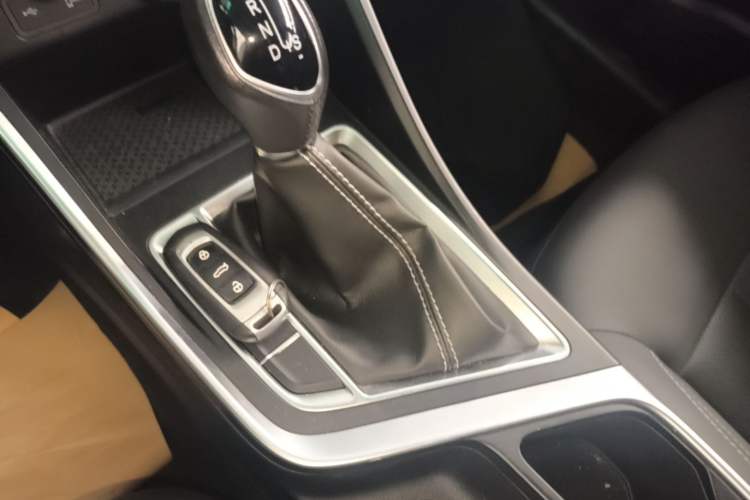 Used Geely Auto Vision X3 2020 1.5L CVT Luxury Model Gear Lever