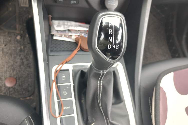 Used Geely Auto Vision X3 2020 1.5L CVT Luxury Model Gear Lever