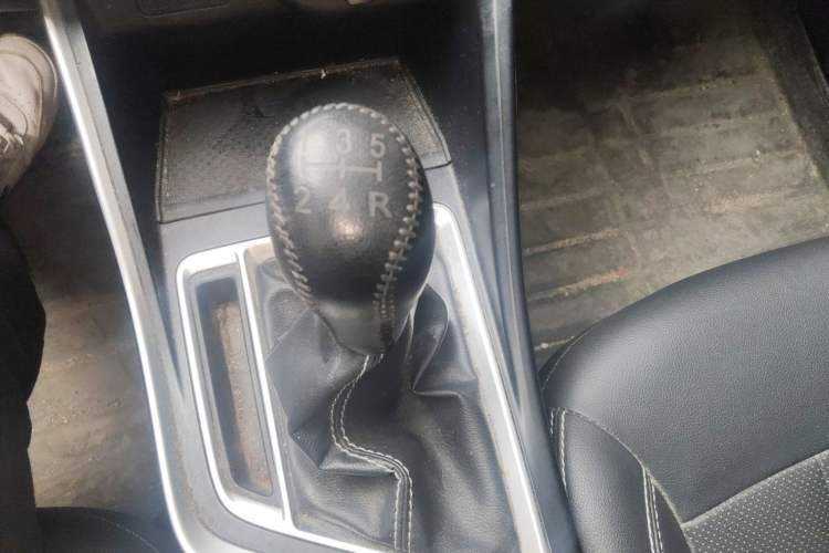 Used Geely Auto Vision X3 2020 1.5L Manual Elite Edition Gear Lever