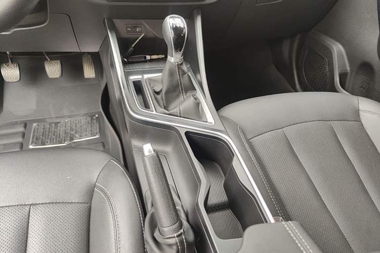 Used Geely Auto Vision X3 2020 1.5L Manual Elite Edition Gear Lever
