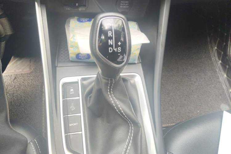 Used Geely Auto Vision X3 2020 1.5L CVT Luxury Model Gear Lever