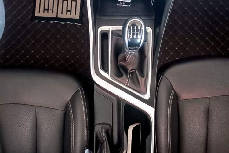 Used Geely Auto Vision X3 2020 1.5L Manual Elite Edition Gear Lever