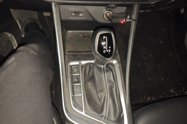 Used Geely Auto Vision X3 2020 1.5L CVT Elite Edition Gear Lever