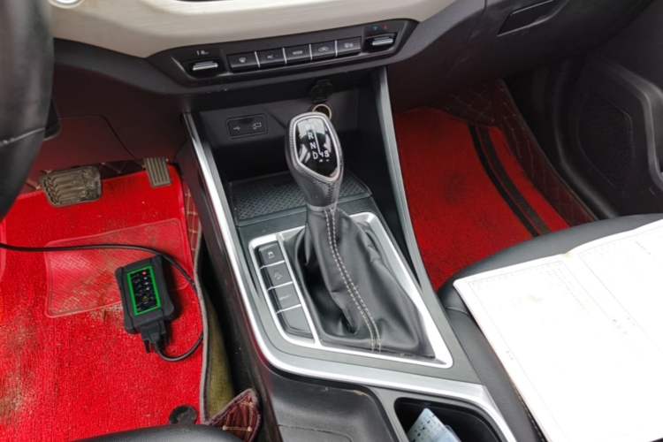 Used Geely Auto Vision X3 2020 1.5L CVT Luxury Model Gear Lever