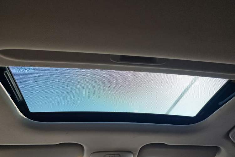 Used Geely Auto Vision X3 2020 1.5L CVT Luxury Model Headliner