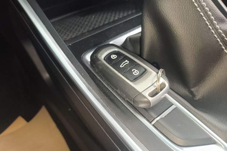 Used Geely Auto Vision X3 2020 1.5L CVT Luxury Model Interior 1