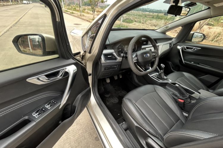 Used Geely Auto Vision X3 2020 1.5L Manual Elite Edition Interior 4
