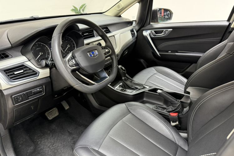 Used Geely Auto Vision X3 2020 1.5L CVT Elite Edition Interior 4