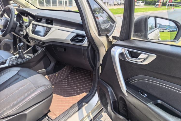 Used Geely Auto Vision X3 2020 1.5L Manual Elite Edition Interior 5