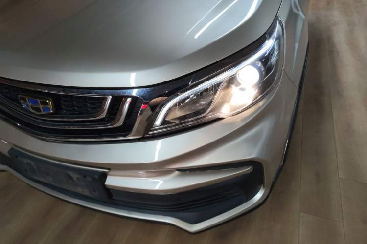 Used Geely Auto Vision X3 2020 1.5L CVT Luxury Model Left Front Headlight