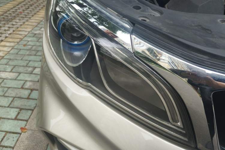 Used Geely Auto Vision X3 2020 1.5L CVT Luxury Model Right Front Headlight