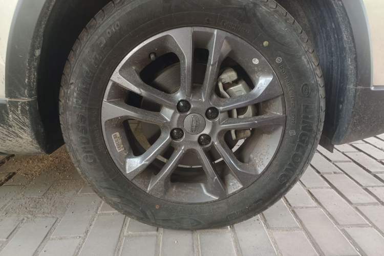 Used Geely Auto Vision X3 2020 1.5L CVT Elite Edition Right Front Wheel Hub