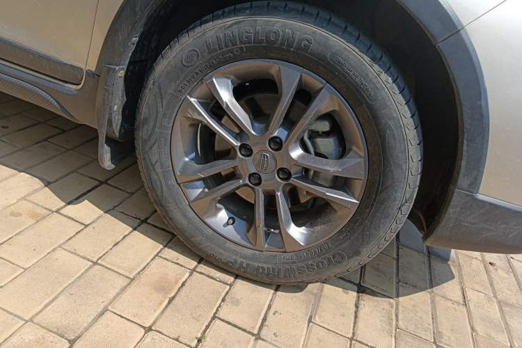 Used Geely Auto Vision X3 2020 1.5L Manual Elite Edition Right Front Wheel Hub