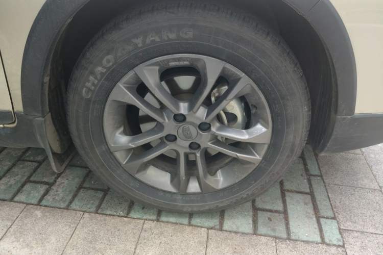 Used Geely Auto Vision X3 2020 1.5L CVT Luxury Model Right Front Wheel Hub