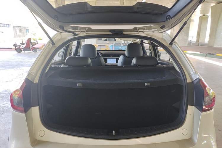 Used Geely Auto Vision X3 2020 1.5L CVT Luxury Model Trunk