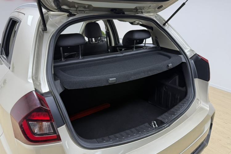 Used Geely Auto Vision X3 2020 1.5L CVT Elite Edition Trunk