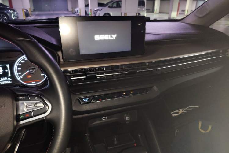 Used Geely Auto Vision X3 2021 PRO 1.5L CVT Deluxe Model Audio And AC Panel
