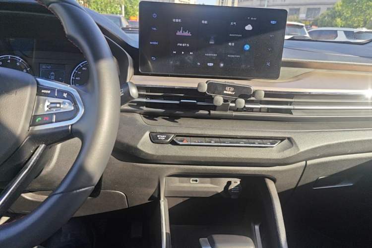 Used Geely Auto Vision X3 2021 PRO 1.5L CVT Deluxe Model Audio And AC Panel