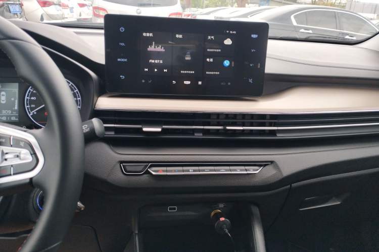 Used Geely Auto Vision X3 2021 PRO 1.5L Manual Elite Model Audio And AC Panel