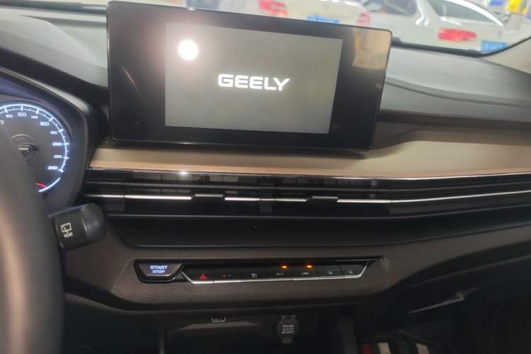 Used Geely Auto Vision X3 2021 PRO 1.5L CVT Deluxe Model Audio And AC Panel