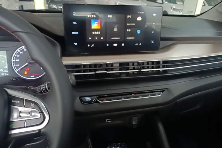 Used Geely Auto Vision X3 2021 PRO 1.5L CVT Deluxe Model Audio And AC Panel