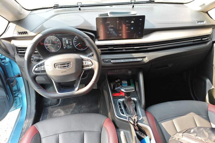 Used Geely Auto Vision X3 2021 PRO 1.5L CVT Deluxe Model Center Console