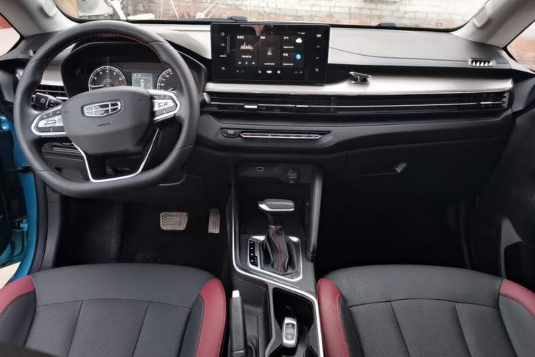 Used Geely Auto Vision X3 2021 PRO 1.5L CVT Deluxe Model Center Console