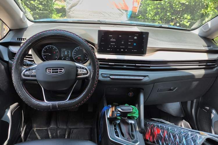 Used Geely Auto Vision X3 2021 PRO 1.5L CVT Deluxe Model Center Console