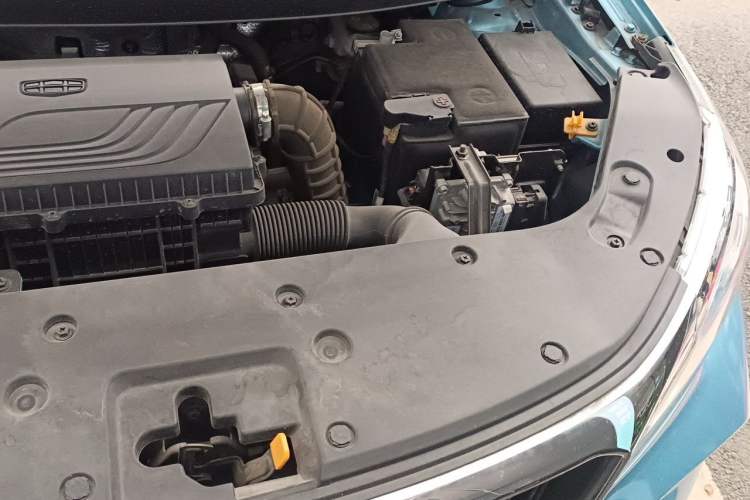 Used Geely Auto Vision X3 2021 PRO 1.5L CVT Deluxe Model Engine Bay Left