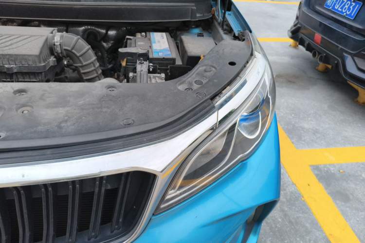 Used Geely Auto Vision X3 2021 PRO 1.5L CVT Deluxe Model Engine Bay Left