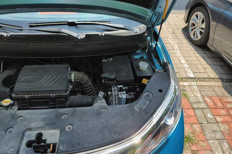 Used Geely Auto Vision X3 2021 PRO 1.5L CVT Deluxe Model Engine Bay Left