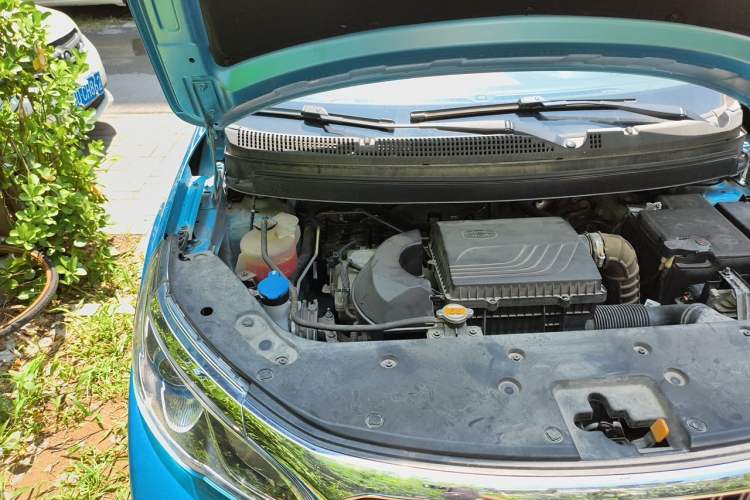 Used Geely Auto Vision X3 2021 PRO 1.5L CVT Deluxe Model Engine Bay Right
