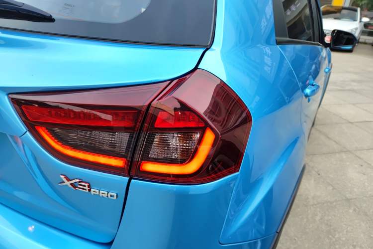 Used Geely Auto Vision X3 2021 PRO 1.5L CVT Deluxe Model Exterior 6