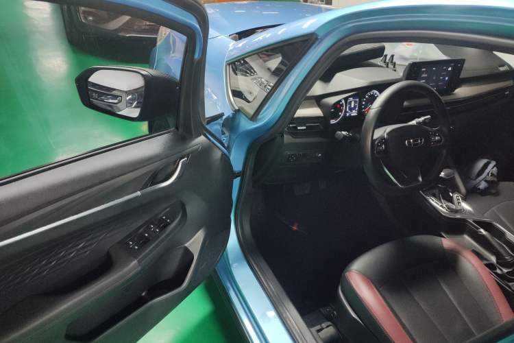 Used Geely Auto Vision X3 2021 PRO 1.5L CVT Deluxe Model Interior 3