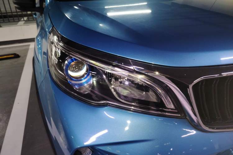 Used Geely Auto Vision X3 2021 PRO 1.5L CVT Deluxe Model Right Front Headlight