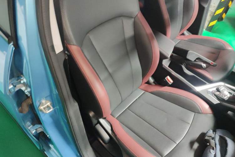 Used Geely Auto Vision X3 2021 PRO 1.5L CVT Deluxe Model Right Front Seat