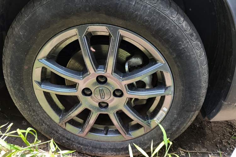 Used Geely Auto Vision X3 2021 PRO 1.5L CVT Deluxe Model Right Front Wheel Hub