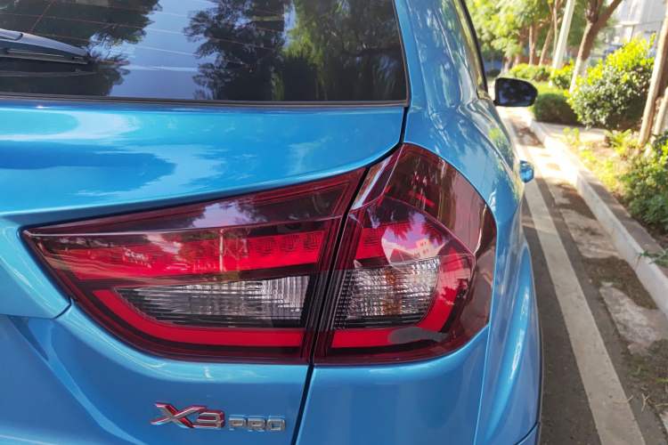 Used Geely Auto Vision X3 2021 PRO 1.5L CVT Deluxe Model Right Rear Taillight