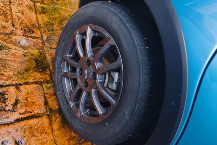 Used Geely Auto Vision X3 2021 PRO 1.5L CVT Deluxe Model Right Rear Wheel Hub