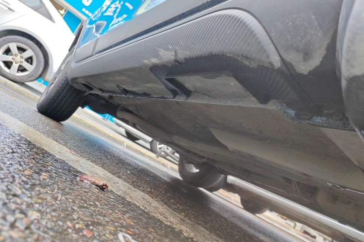 Used Geely Auto Vision X3 2021 PRO 1.5L CVT Deluxe Model Right Side Sill