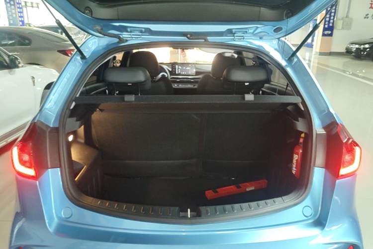 Used Geely Auto Vision X3 2021 PRO 1.5L CVT Deluxe Model Trunk