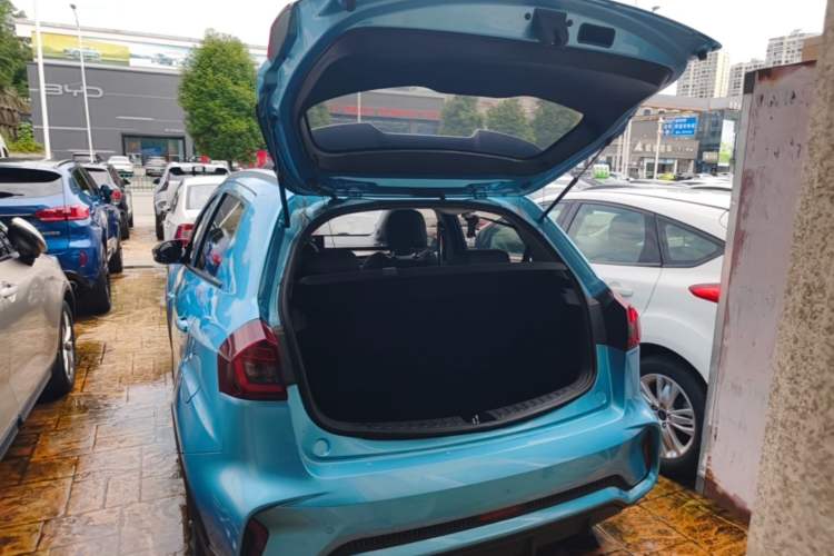 Used Geely Auto Vision X3 2021 PRO 1.5L CVT Deluxe Model Trunk