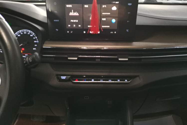 Used Geely Auto Vision X3 2021 PRO 1.5L CVT Deluxe Model Audio And AC Panel