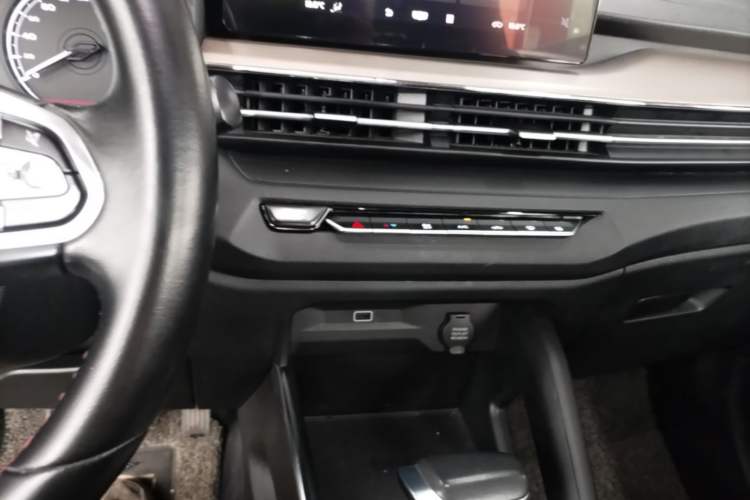 Used Geely Auto Vision X3 2021 PRO 1.5L CVT Deluxe Model Audio And AC Panel