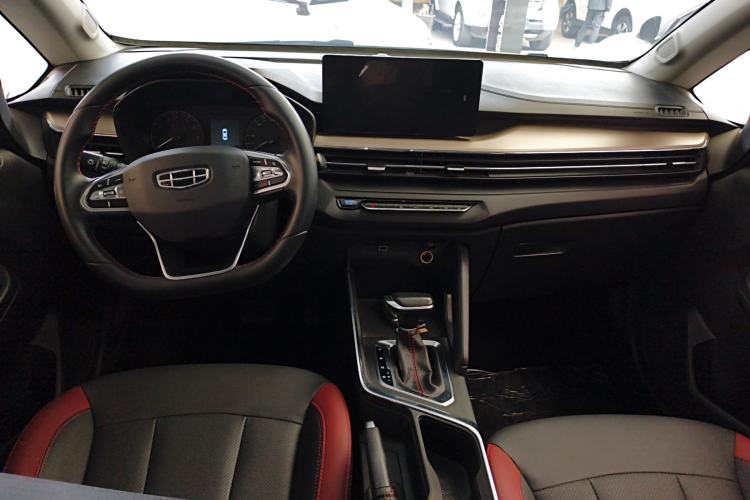Used Geely Auto Vision X3 2021 PRO 1.5L CVT Deluxe Model Center Console