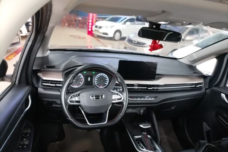 Used Geely Auto Vision X3 2021 PRO 1.5L CVT Deluxe Model Center Console